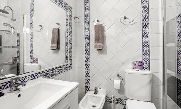 Sale - Bungalow - Torrevieja - Nueva Torrevieja - Aguas Nuevas