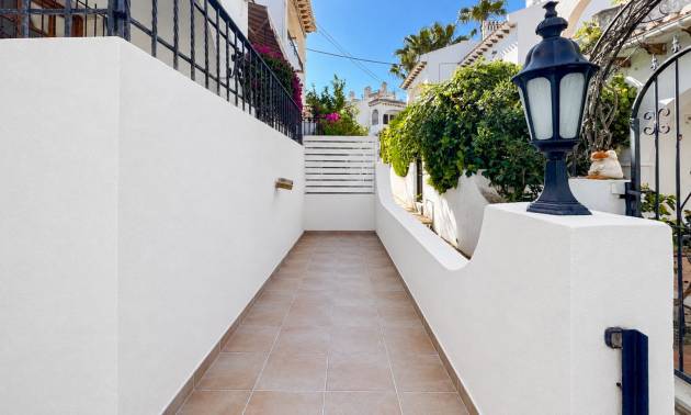 Sale - Bungalow - Torrevieja - Nueva Torrevieja - Aguas Nuevas