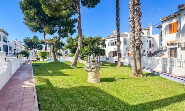 Sale - Bungalow - Torrevieja - Nueva Torrevieja - Aguas Nuevas
