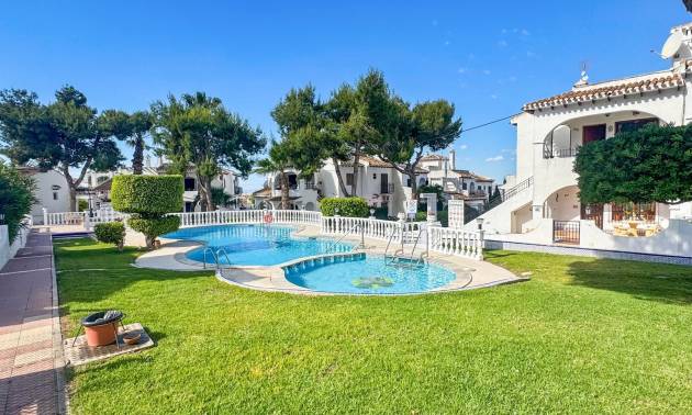 Sale - Bungalow - Torrevieja - Nueva Torrevieja - Aguas Nuevas