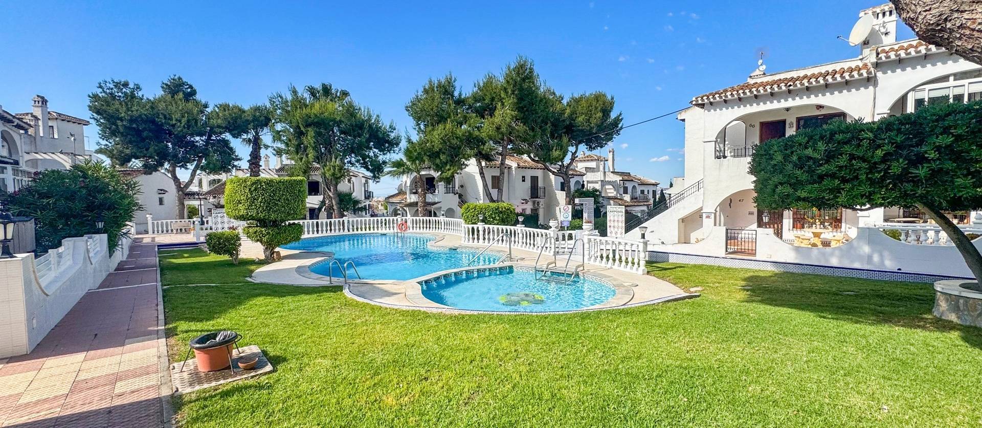 Sale - Bungalow - Torrevieja - Nueva Torrevieja - Aguas Nuevas