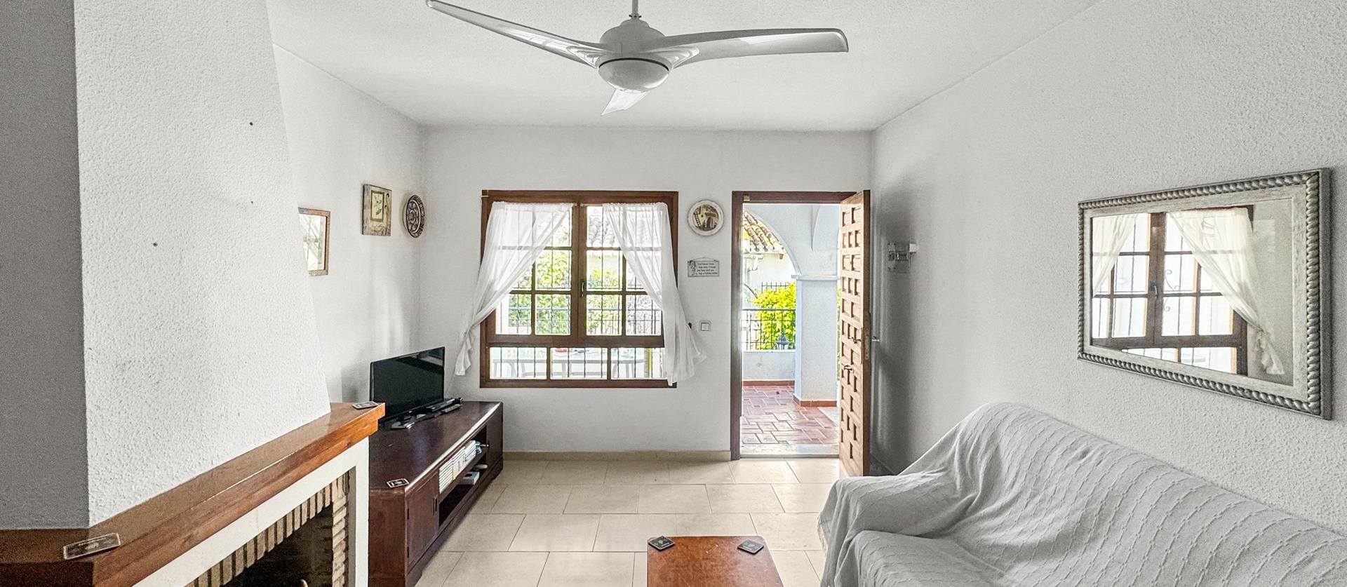 Sale - Bungalow - Torrevieja - Nueva Torrevieja - Aguas Nuevas