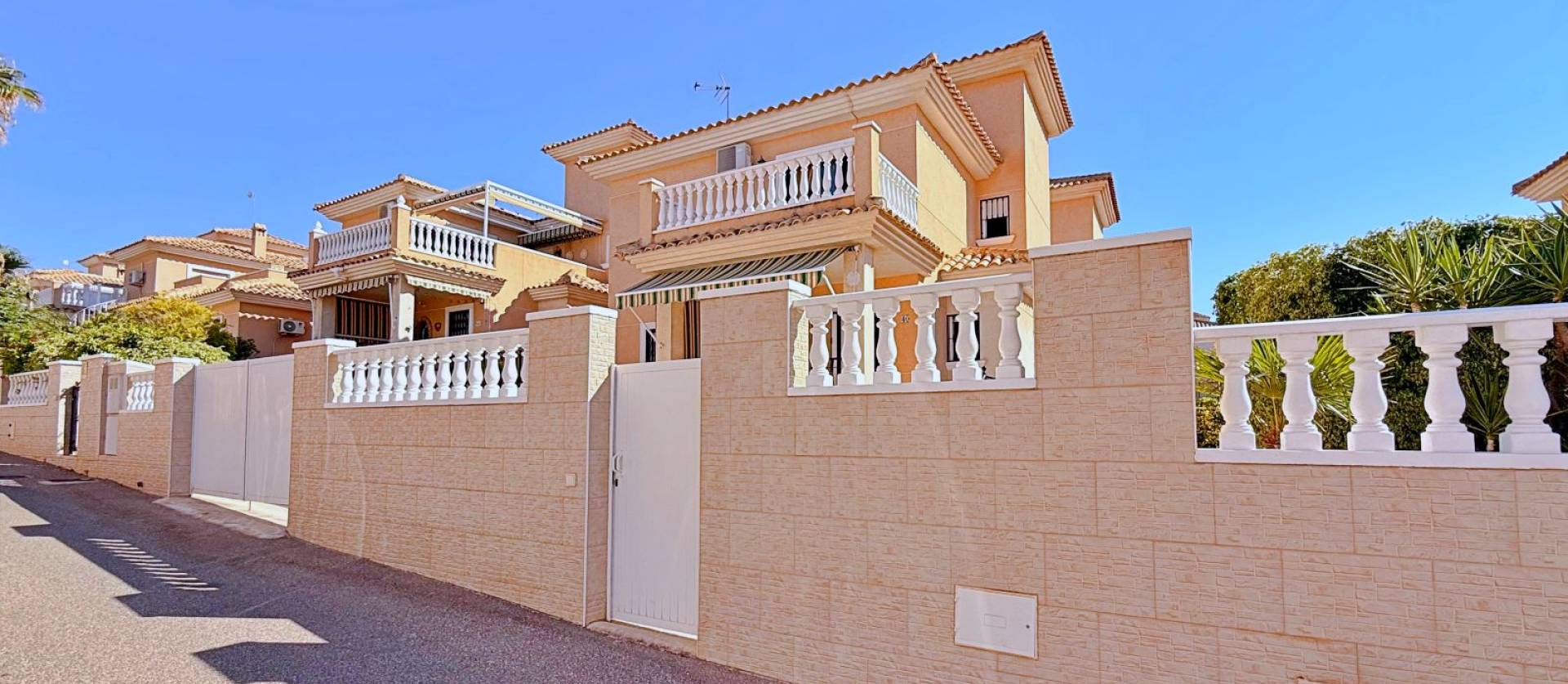 Sale - Villa - Orihuela - Orihuela Costa