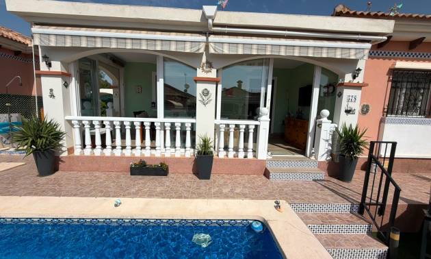 Sale - Villa - Los Montesinos - La Herrada