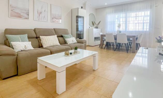 Sale - Townhouse - Orihuela Costa - Punta Prima