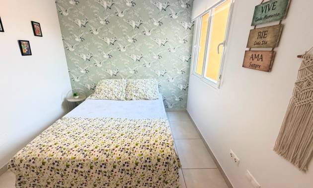Sale - Apartment - Torrevieja - Aguas Nuevas