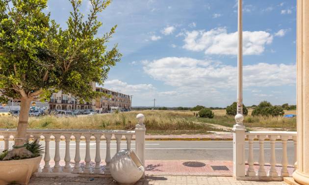Sale - Apartment - Torrevieja - La Mata pueblo