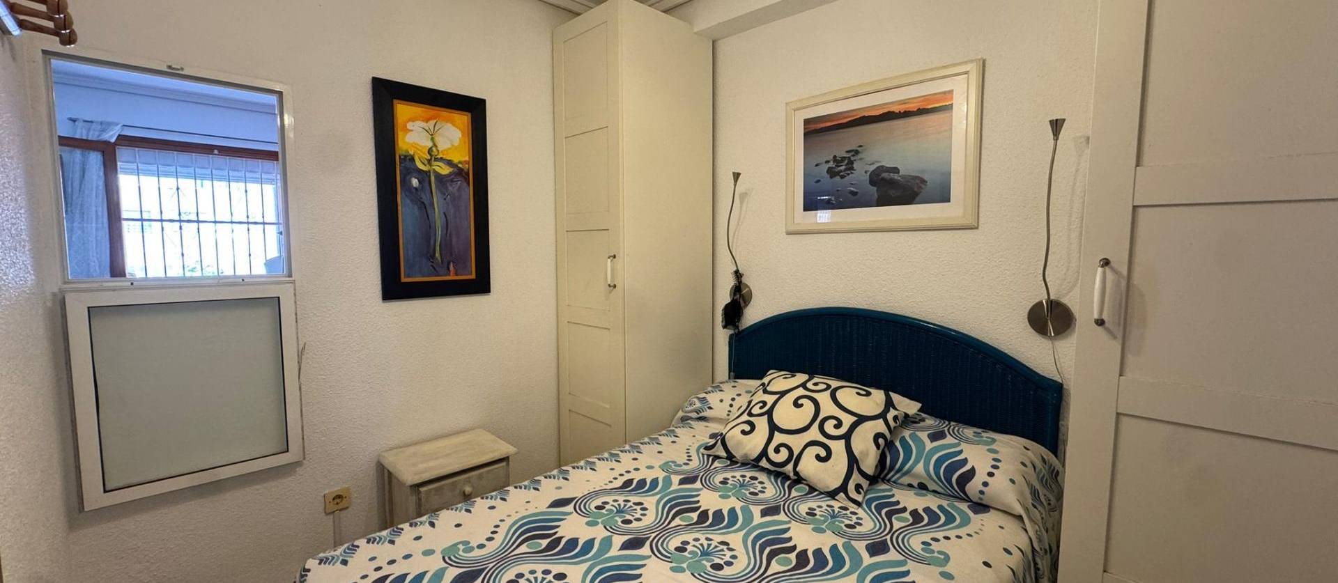 Sale - Bungalow - Torrevieja - Playa de los Naufragos