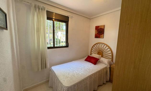 Sale - Bungalow - Torrevieja - Playa de los Naufragos