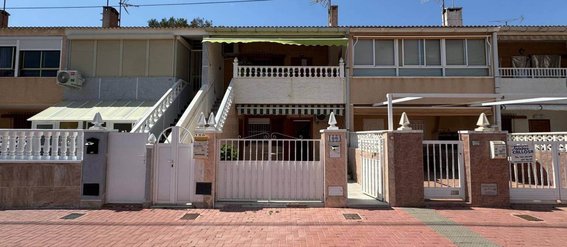Sale - Bungalow - Torrevieja - Playa de los Naufragos
