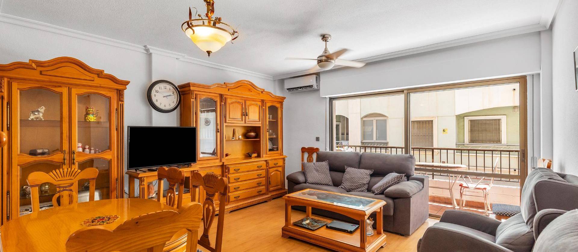 Sale - Apartment - Torrevieja - Paseo maritimo