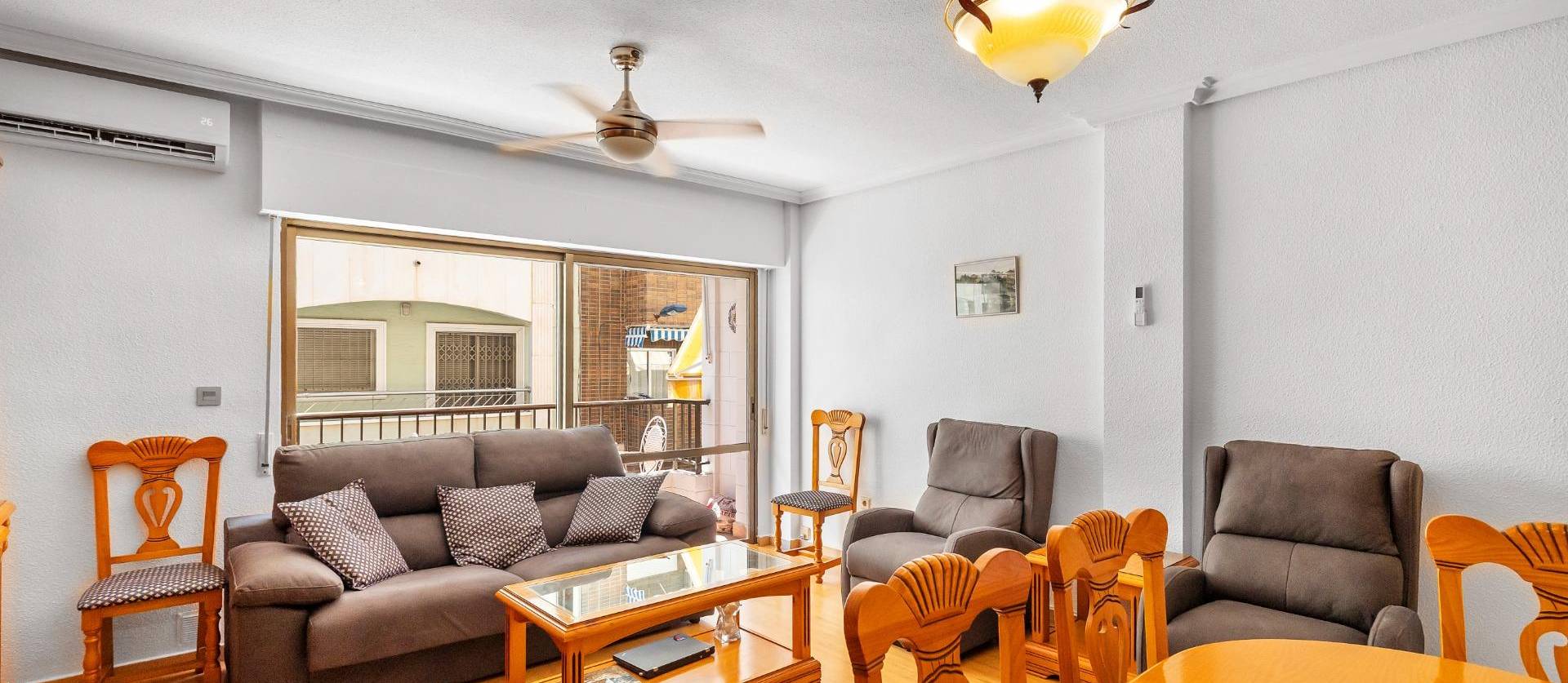 Sale - Apartment - Torrevieja - Paseo maritimo