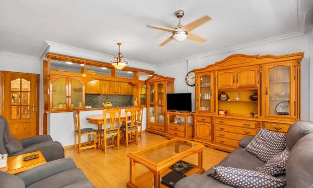 Sale - Apartment - Torrevieja - Paseo maritimo