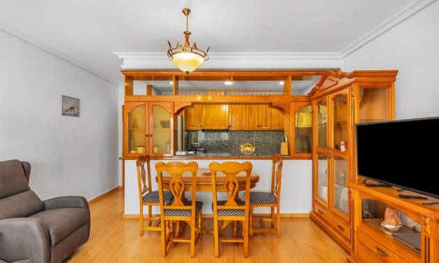 Sale - Apartment - Torrevieja - Paseo maritimo
