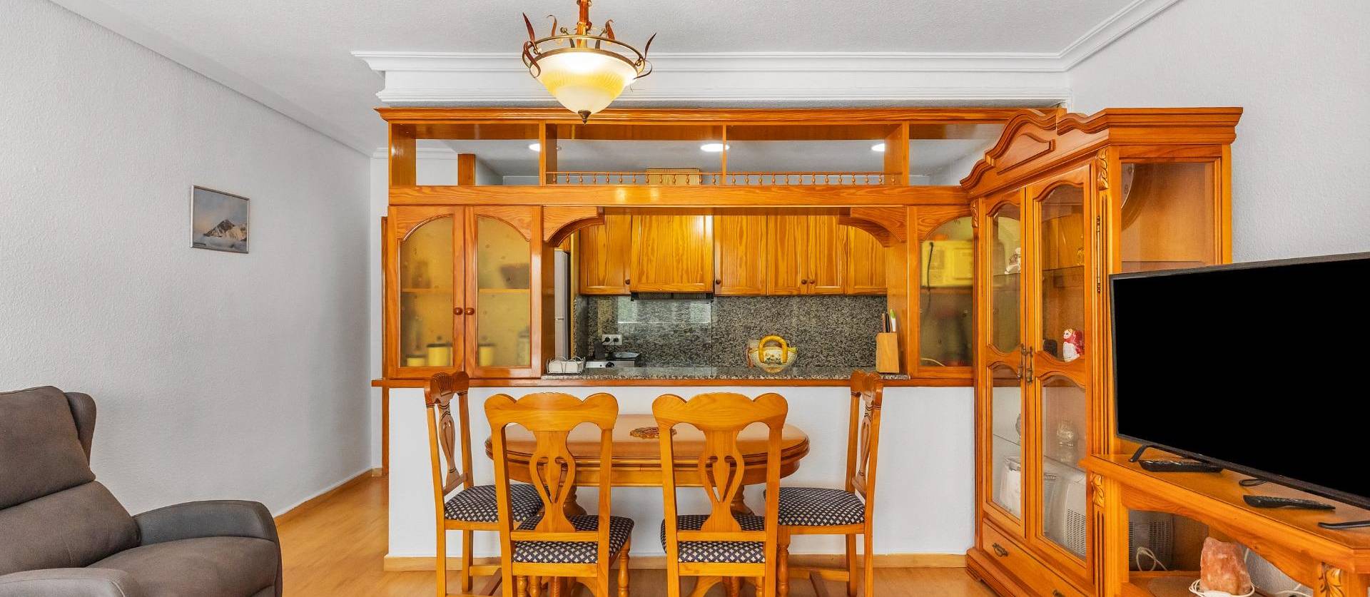 Sale - Apartment - Torrevieja - Paseo maritimo