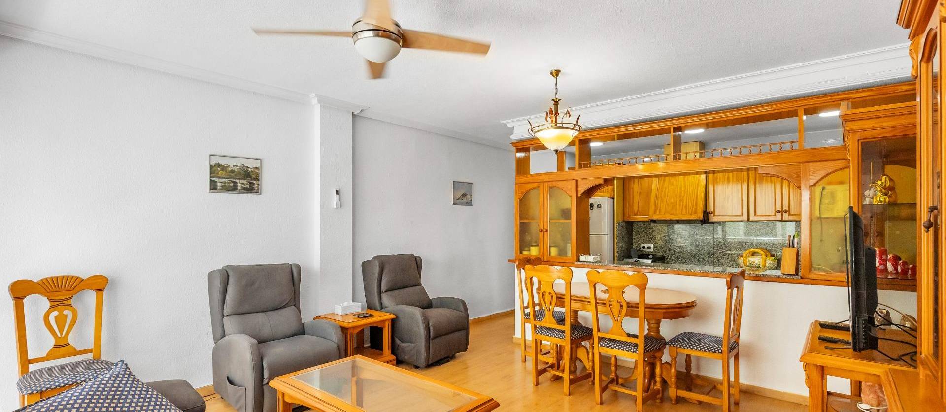 Sale - Apartment - Torrevieja - Paseo maritimo