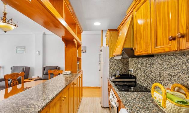 Sale - Apartment - Torrevieja - Paseo maritimo