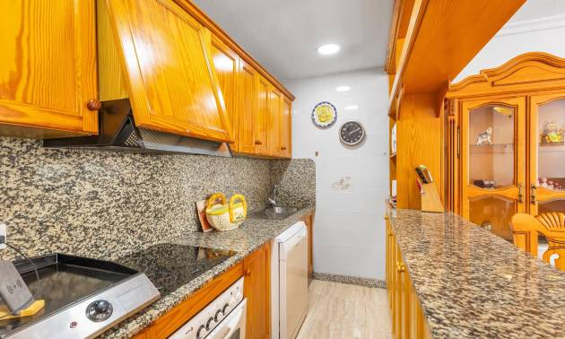 Sale - Apartment - Torrevieja - Paseo maritimo