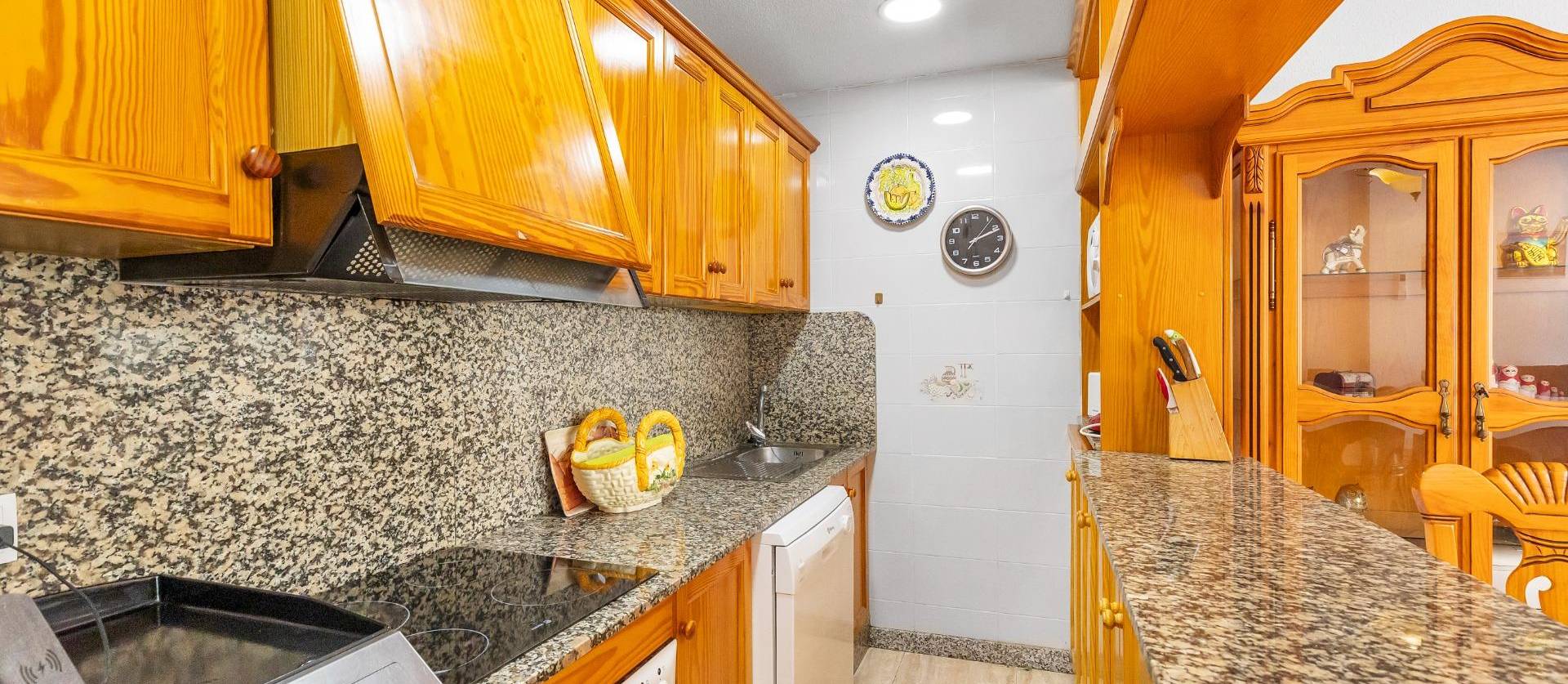 Sale - Apartment - Torrevieja - Paseo maritimo
