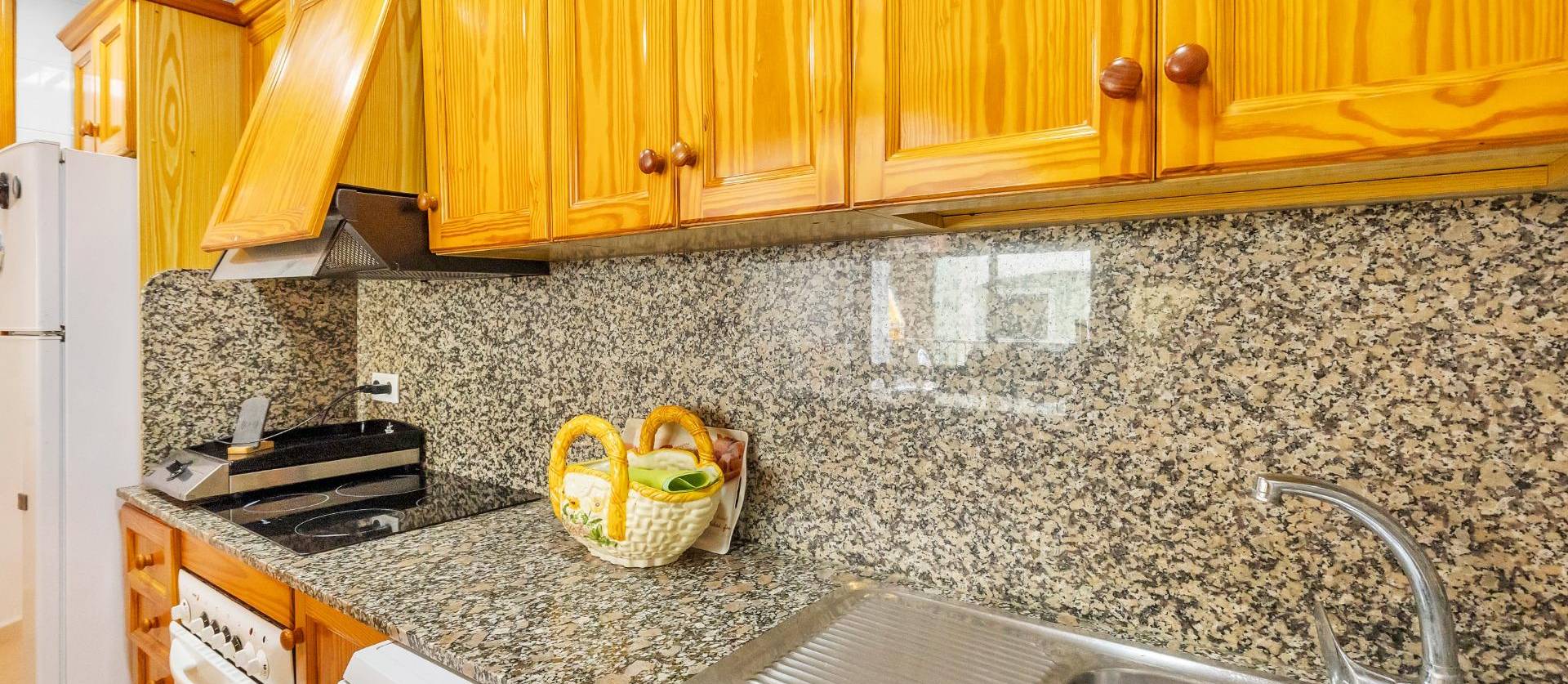 Sale - Apartment - Torrevieja - Paseo maritimo