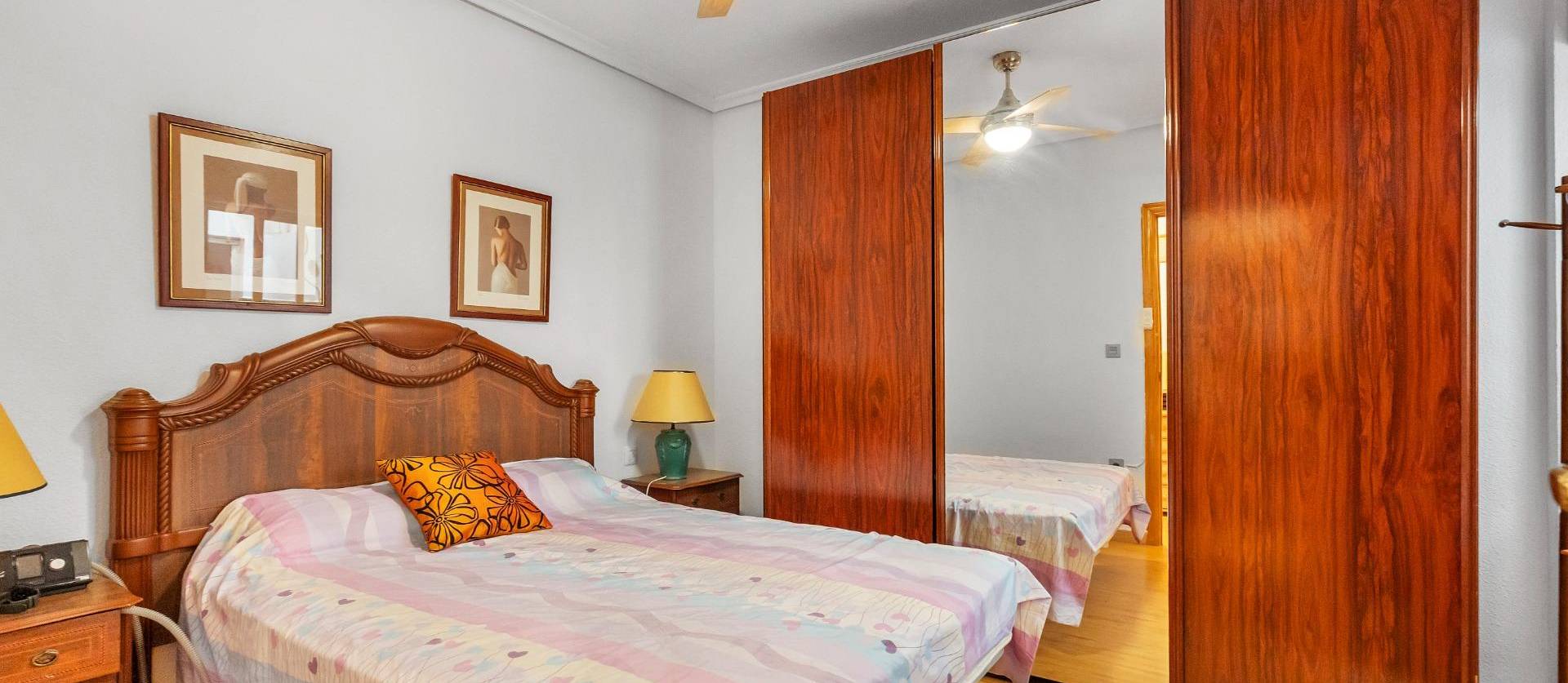 Sale - Apartment - Torrevieja - Paseo maritimo