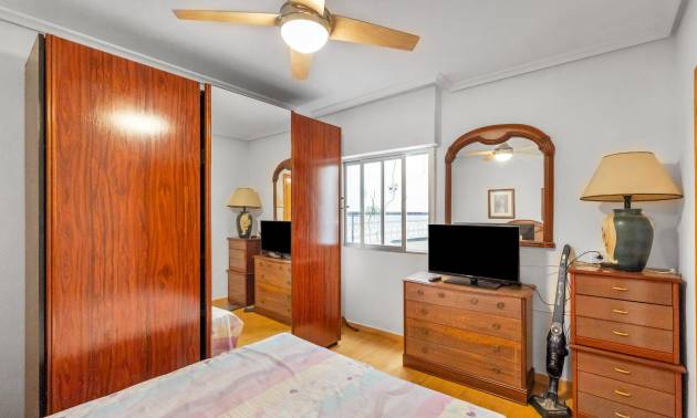 Sale - Apartment - Torrevieja - Paseo maritimo