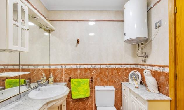 Sale - Apartment - Torrevieja - Paseo maritimo