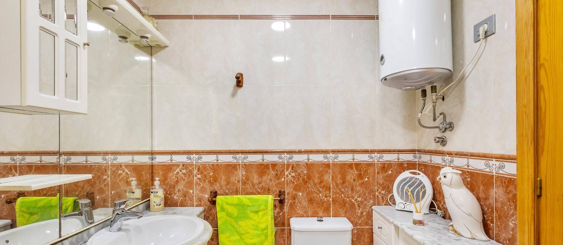 Sale - Apartment - Torrevieja - Paseo maritimo