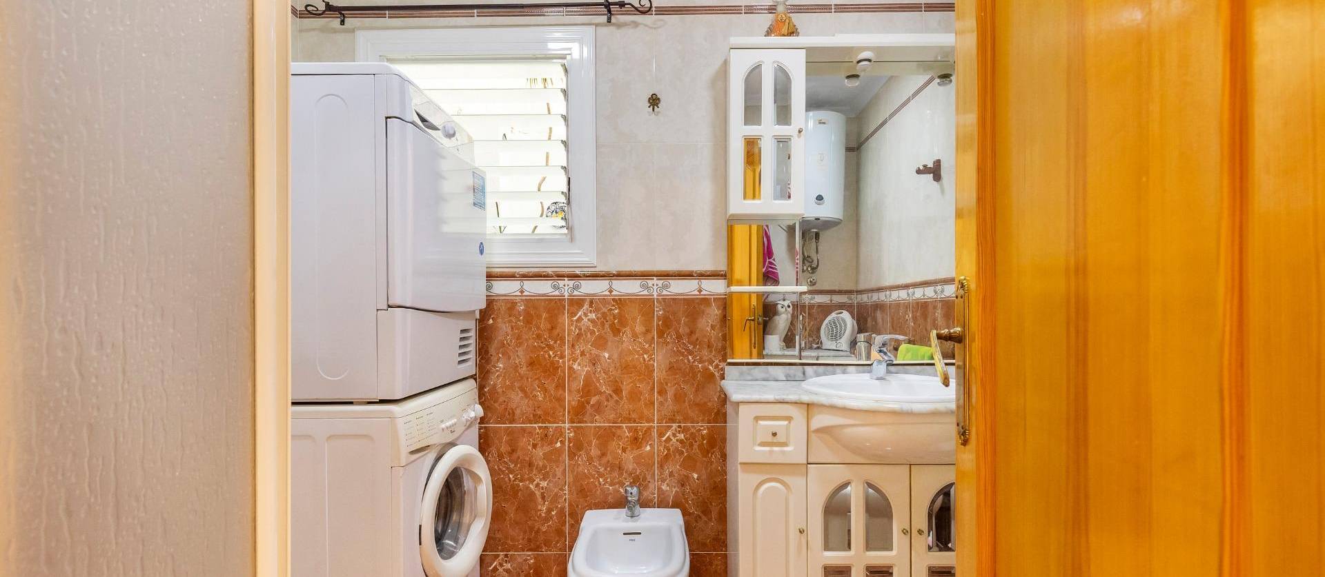 Sale - Apartment - Torrevieja - Paseo maritimo