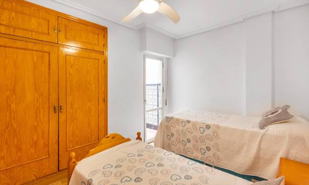 Sale - Apartment - Torrevieja - Paseo maritimo