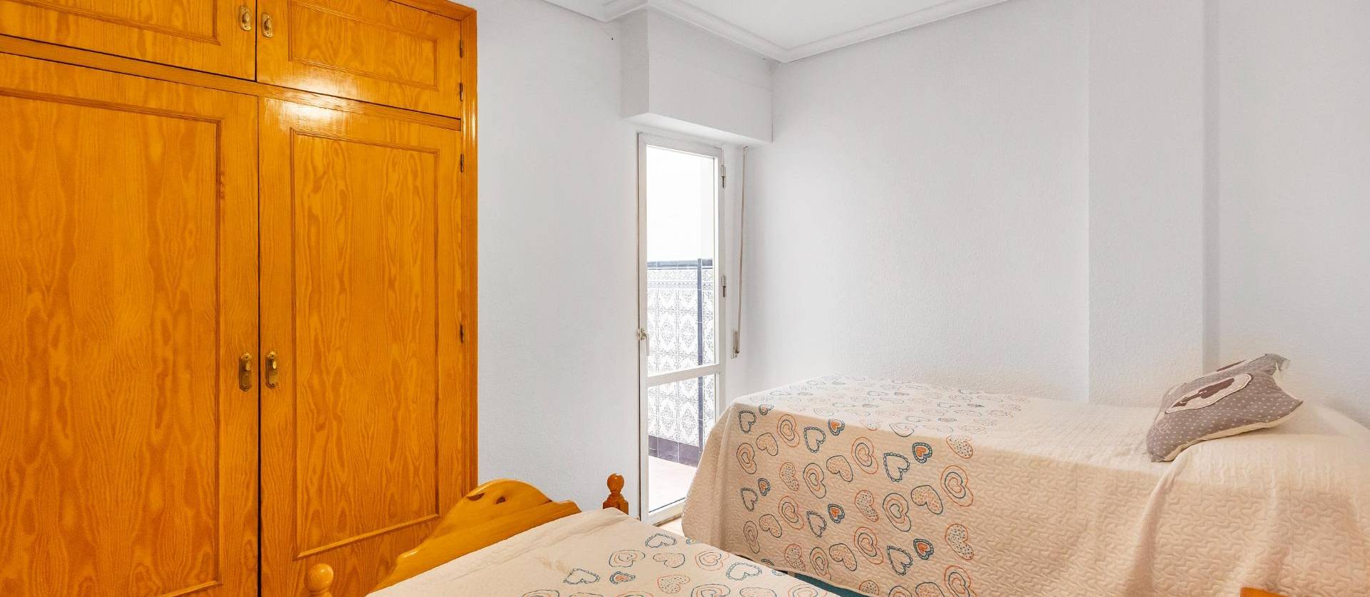 Sale - Apartment - Torrevieja - Paseo maritimo