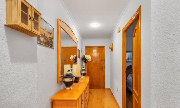 Sale - Apartment - Torrevieja - Paseo maritimo