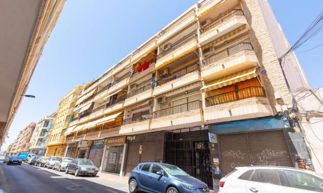 Sale - Apartment - Torrevieja - Paseo maritimo