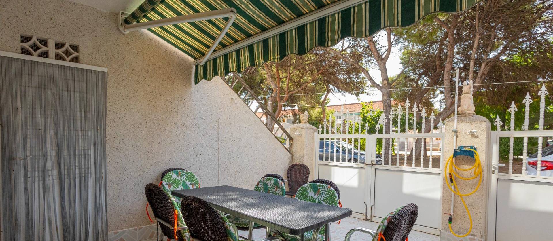 Sale - Bungalow - Torrevieja - Playa de los Naufragos