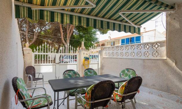 Sale - Bungalow - Torrevieja - Playa de los Naufragos
