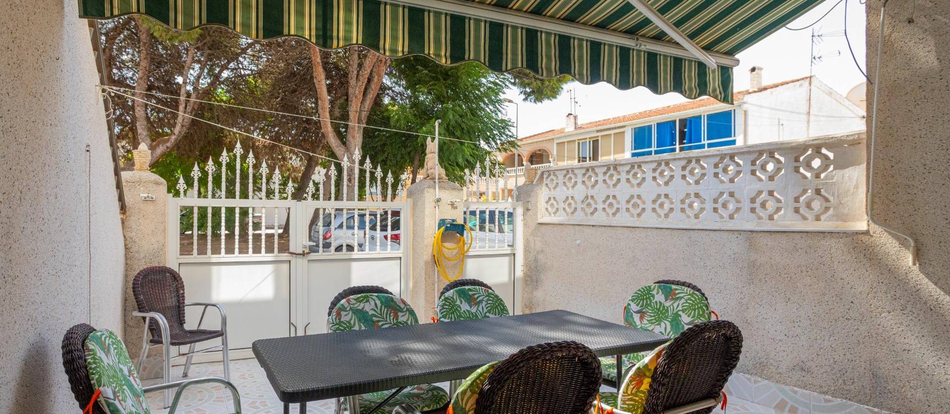 Sale - Bungalow - Torrevieja - Playa de los Naufragos