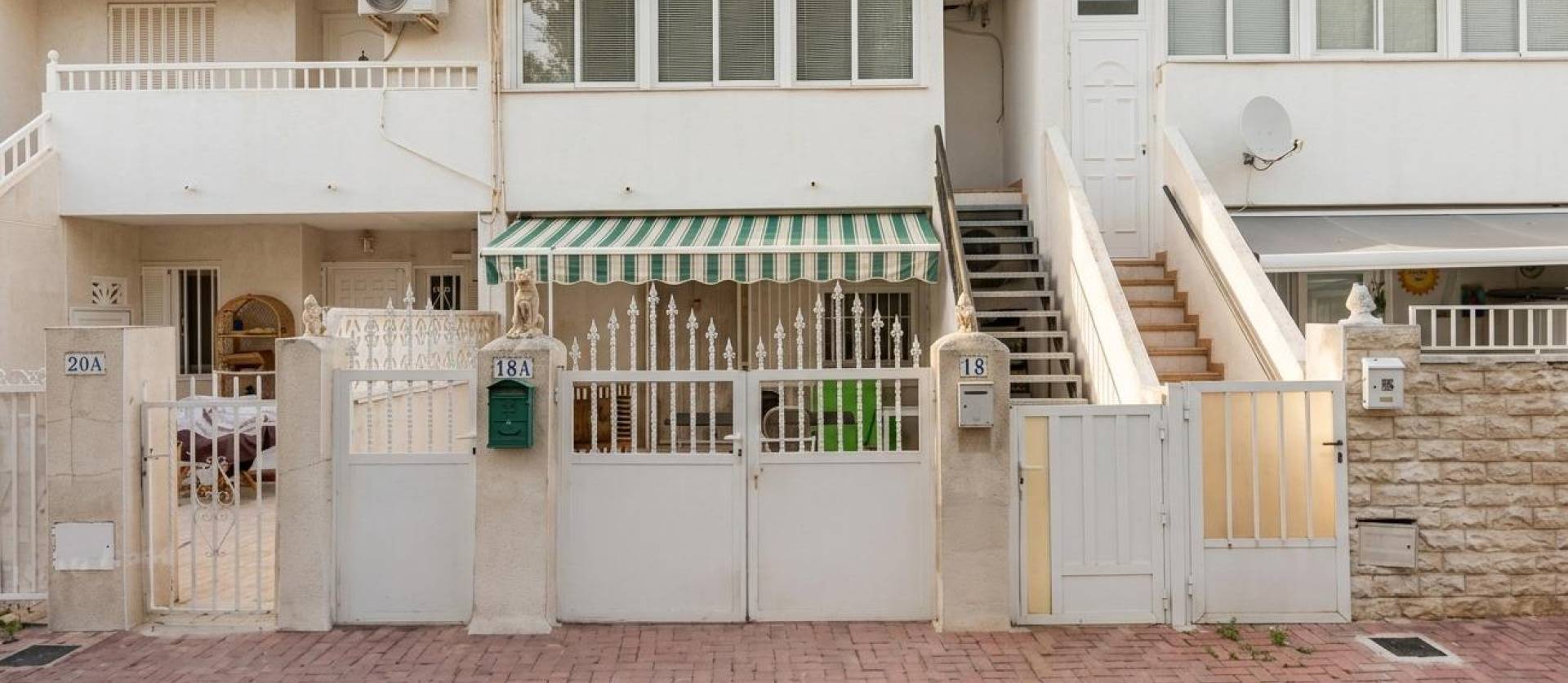 Sale - Bungalow - Torrevieja - Playa de los Naufragos