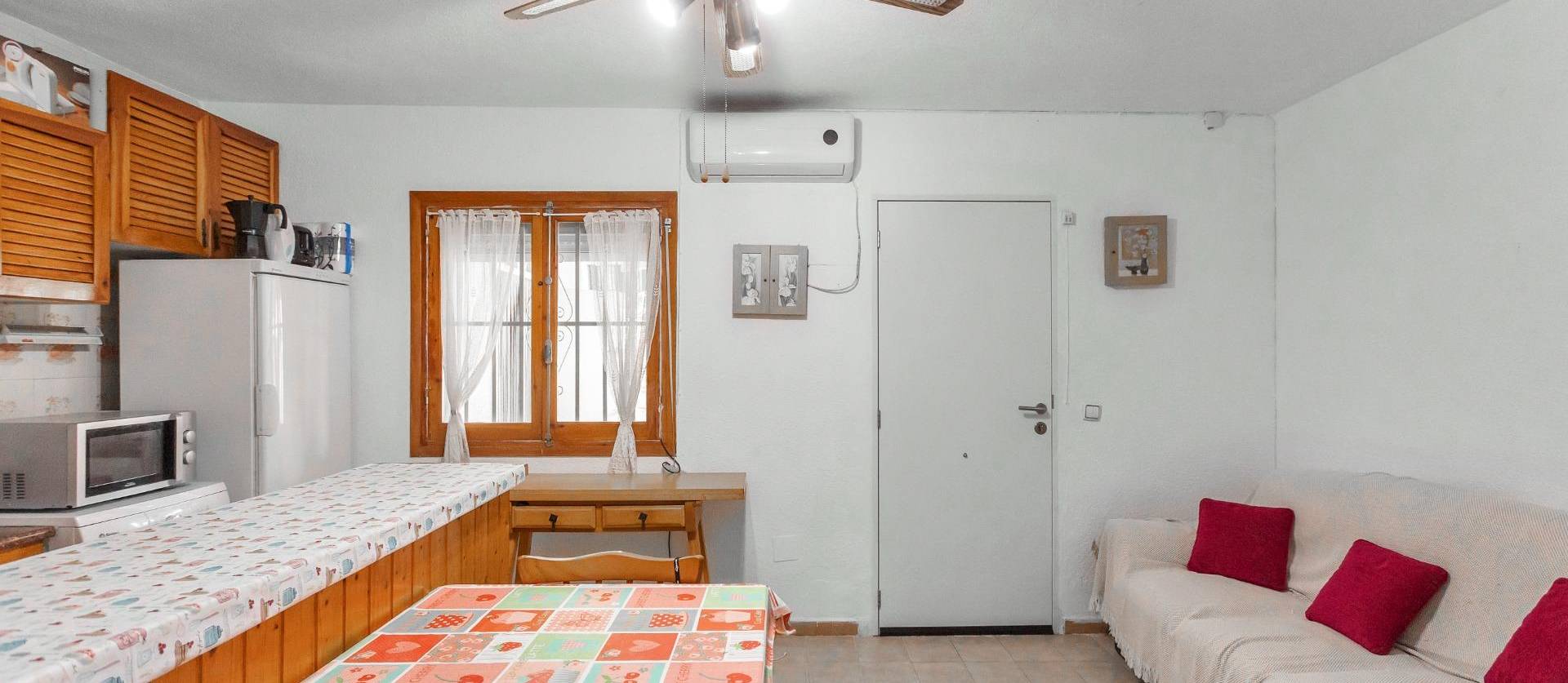 Sale - Bungalow - Torrevieja - Playa de los Naufragos