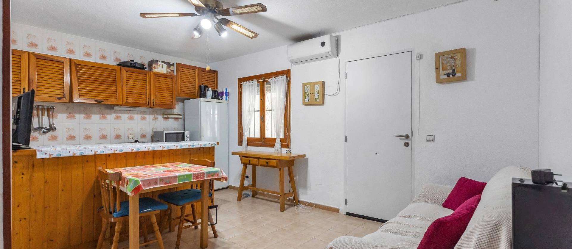 Sale - Bungalow - Torrevieja - Playa de los Naufragos
