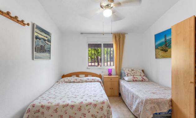 Sale - Bungalow - Torrevieja - Playa de los Naufragos