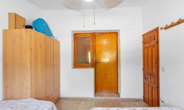 Sale - Bungalow - Torrevieja - Playa de los Naufragos