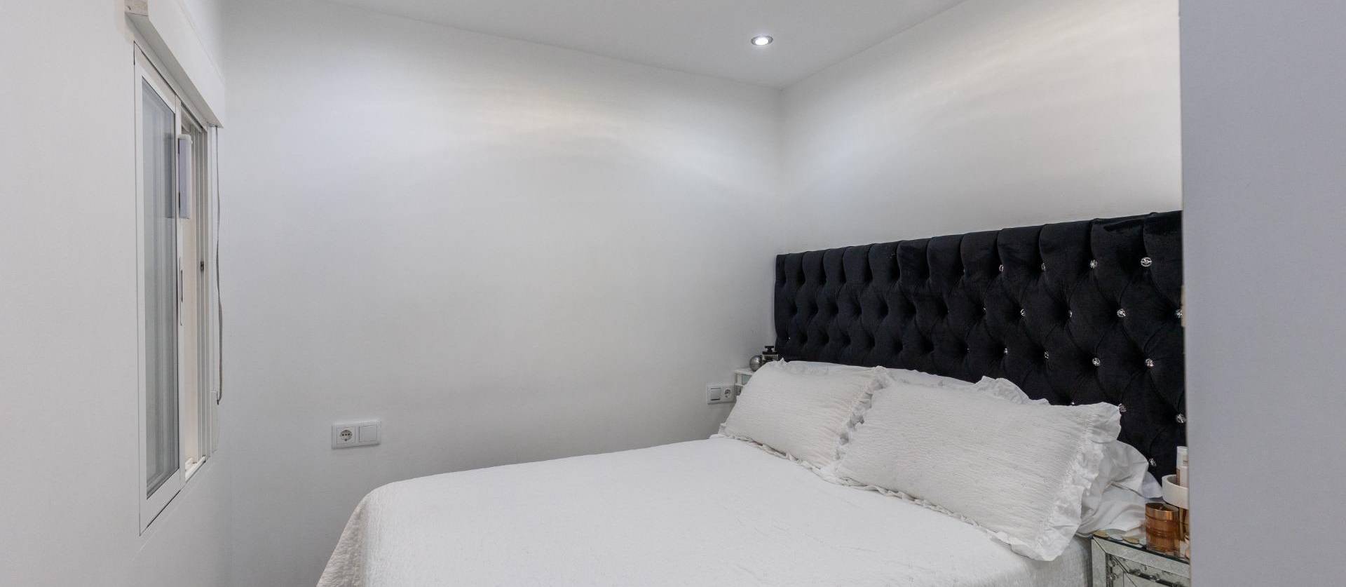 Sale - Bungalow - Torrevieja - Torretas