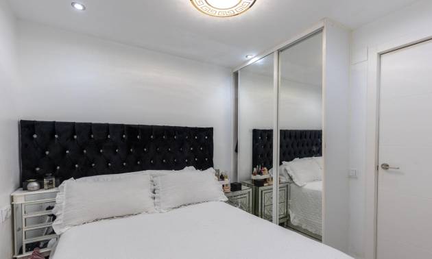 Sale - Bungalow - Torrevieja - Torretas