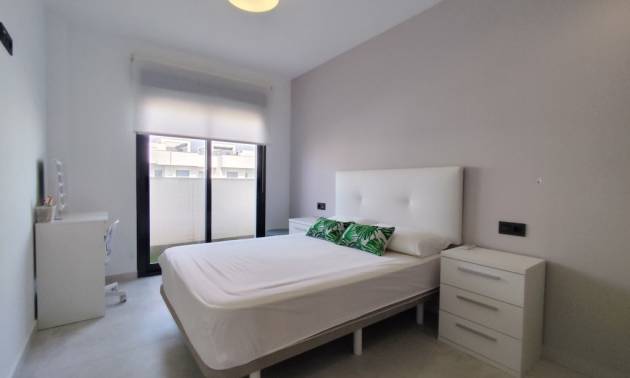 Sale - Apartment - El Raso