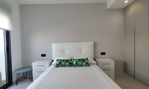 Sale - Apartment - El Raso