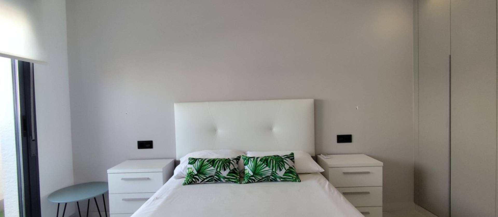 Sale - Apartment - El Raso
