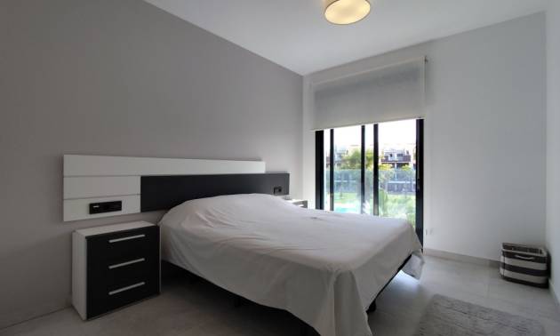 Sale - Apartment - El Raso
