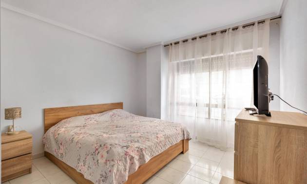 Sale - Ground Floor - Torrevieja - Centro